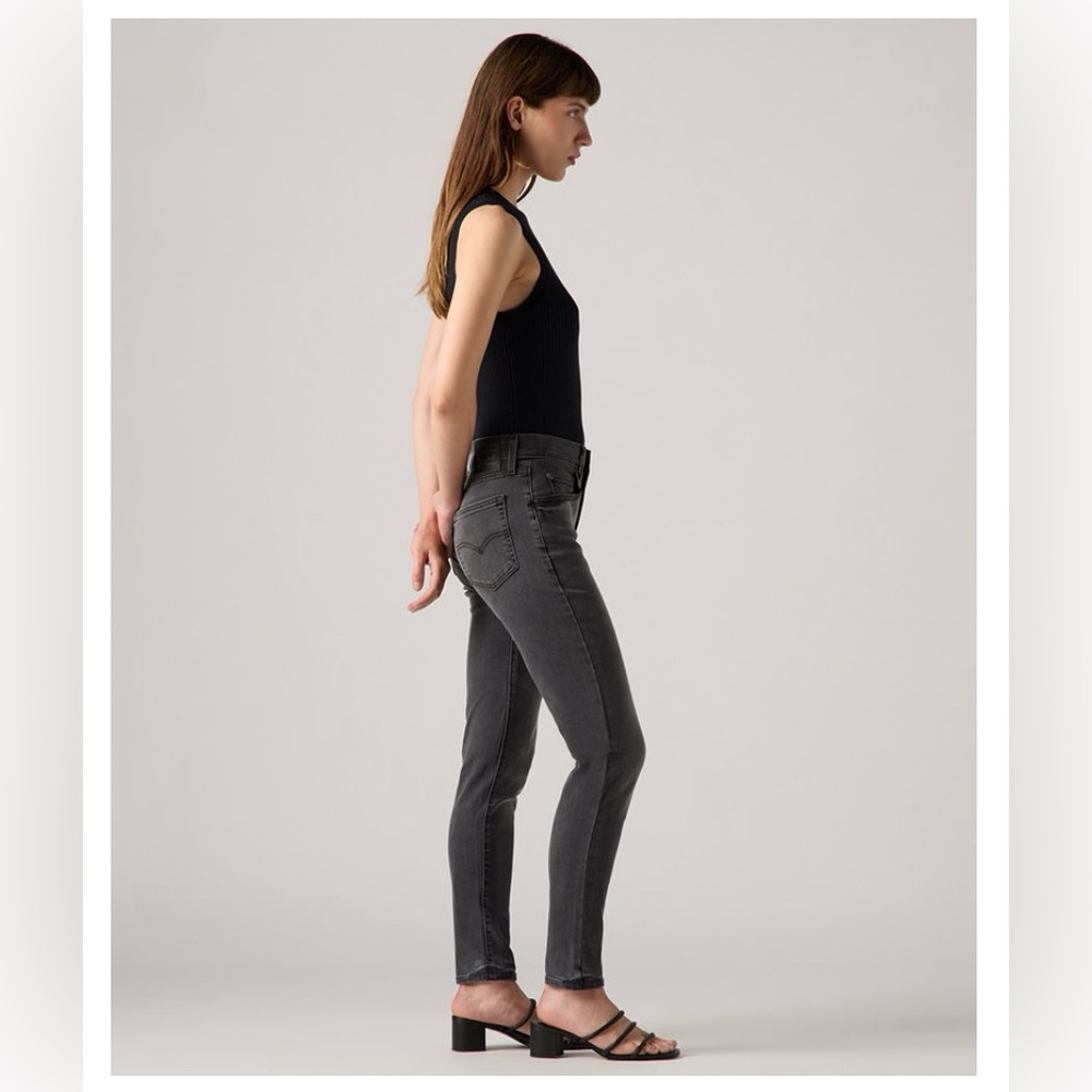Levi’s 721 High Rise Skinny 🐦⬛ - Picture 3 of 8
